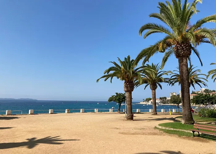 Le Petit Trotel - Nearby Beaches And