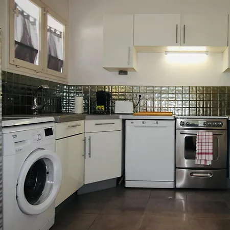 Le Petit Trotel - Nearby Beaches And