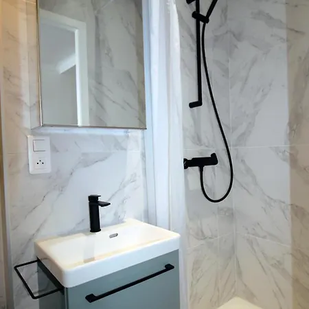 Le Petit Trotel - Nearby Beaches And Apartment Ajaccio (Corsica)