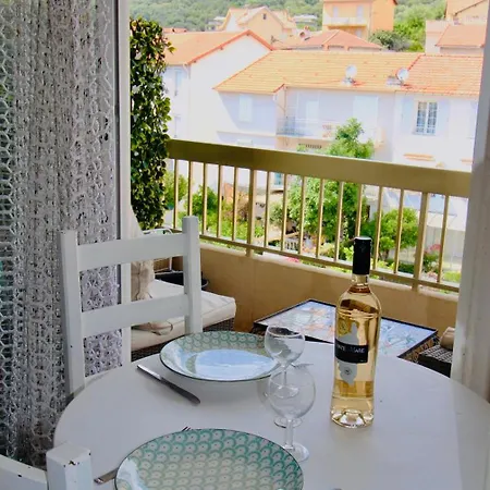 Le Petit Trotel - Nearby Beaches And Apartment Ajaccio (Corsica)