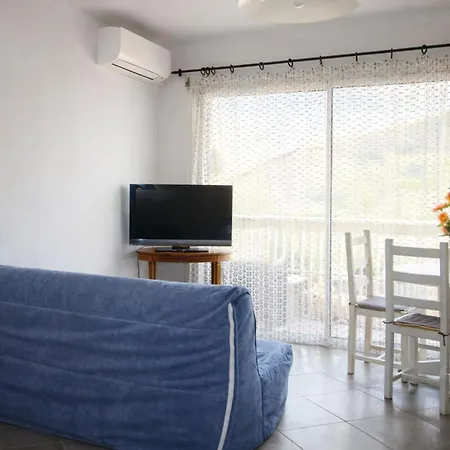 Le Petit Trotel - Nearby Beaches And